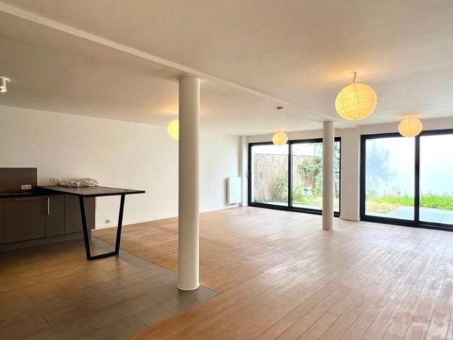 Woning te huur in Ukkel voor € 3.250 met 5 slaapkamers