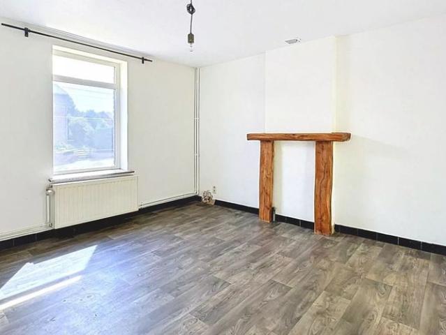 Woning te huur in Waudrez voor € 950 met 2 slaapkamers