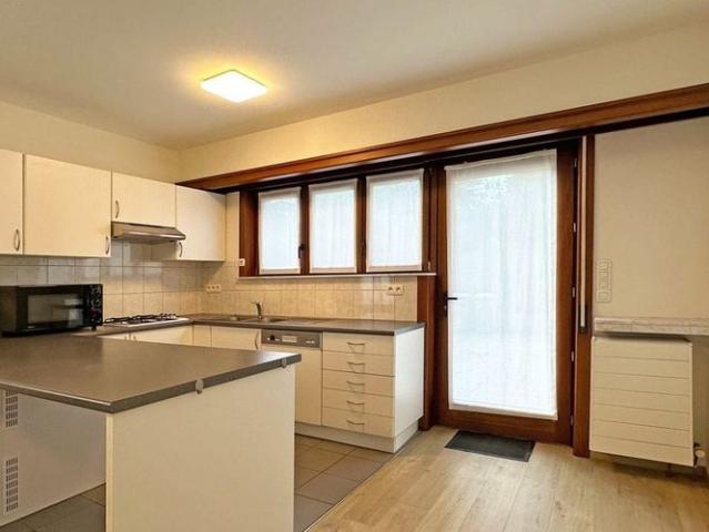 Woning te huur in Wijnegem voor € 1.200 met 3 slaapkamers