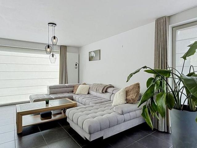 Woning te huur in Zomergem voor € 1.100 met 3 slaapkamers