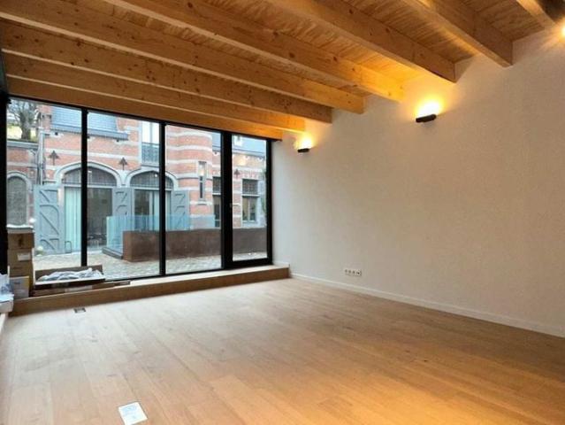 Woning te huur in Antwerpen voor € 1.350 met 2 slaapkamers