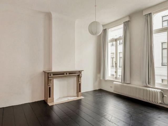 Woning te huur in Antwerpen voor € 2.900 met 4 slaapkamers