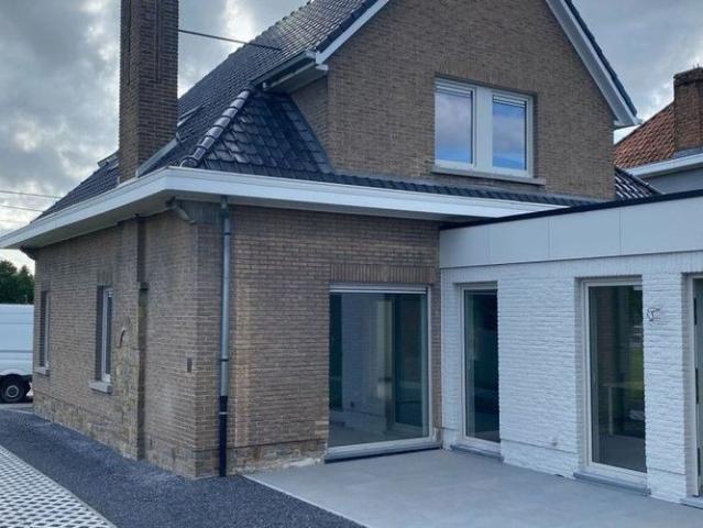 Woning te huur in Anzegem voor € 1.000 met 3 slaapkamers