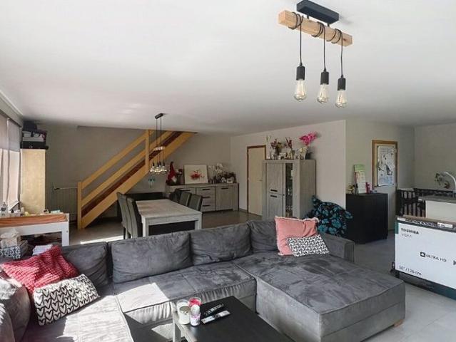 Woning te huur in Ardooie voor € 890 met 3 slaapkamers