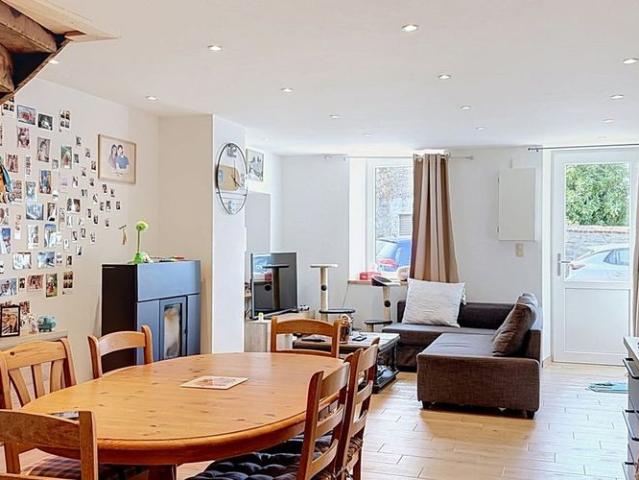 Woning te huur in Baileux voor € 750 met 1 slaapkamer