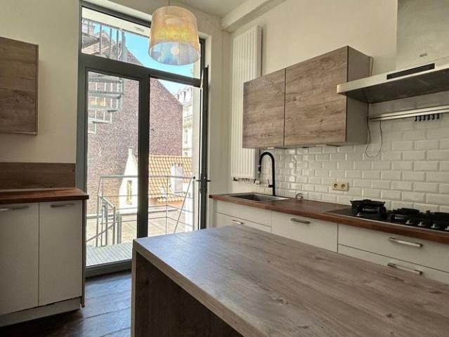 Woning te huur in Brussel voor € 2.200 met 4 slaapkamers