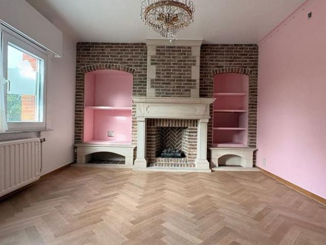 Woning te huur in Buggenhout voor € 1.850 met 3 slaapkamers