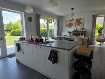Woning te huur in De Pinte voor € 1.515 met 4 slaapkamers