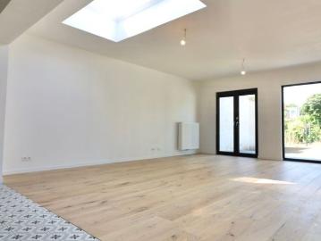 Woning te huur in Eeklo voor € 1.275 met 4 slaapkamers