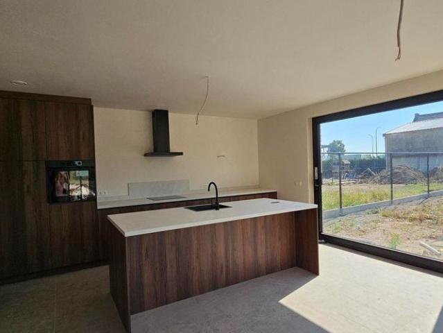 Woning te huur in Elen voor € 1.975 met 3 slaapkamers