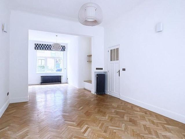 Woning te huur in Elsene voor € 3.250 met 4 slaapkamers