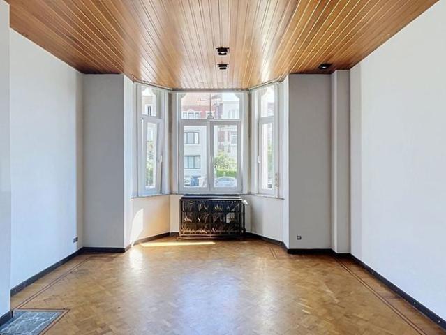 Woning te huur in Elsene voor € 3.250 met 5 slaapkamers