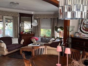 Woning te huur in Genk voor € 1.700 met 3 slaapkamers
