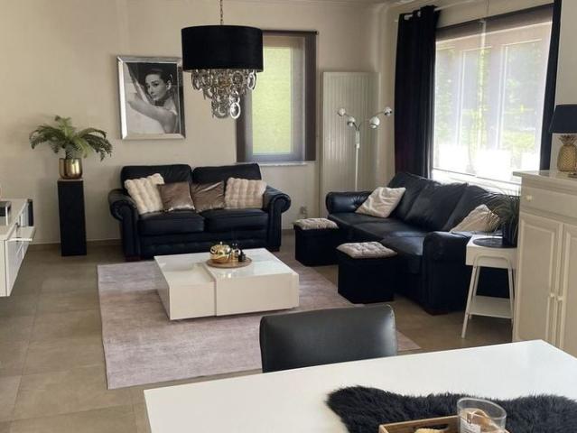 Woning te huur in Genk voor € 1.195 met 3 slaapkamers
