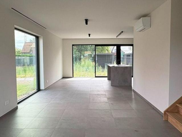 Woning te huur in Hasselt voor € 1.400 met 3 slaapkamers