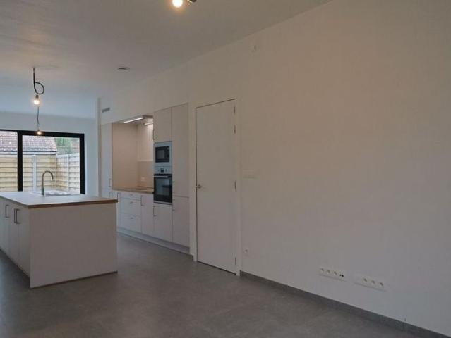 Woning te huur in Houthulst voor € 925 met 4 slaapkamers