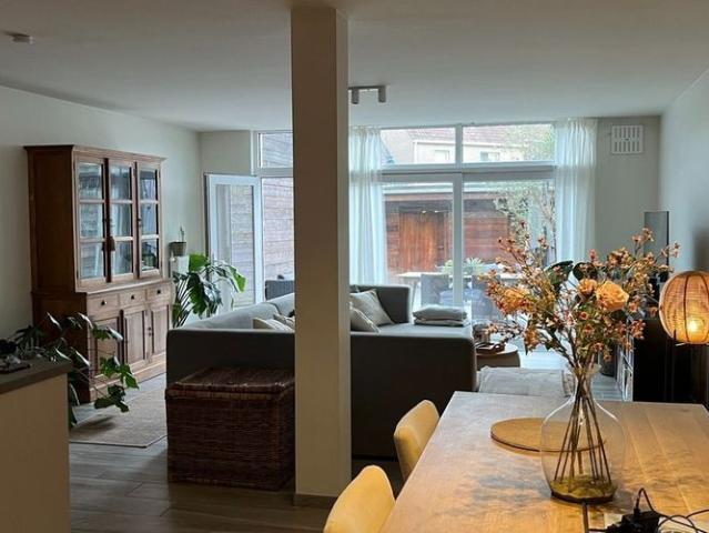 Woning te huur in Kortrijk voor € 1.100 met 3 slaapkamers