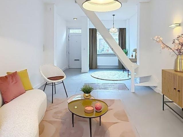 Woning te huur in Kortrijk voor € 975 met 3 slaapkamers