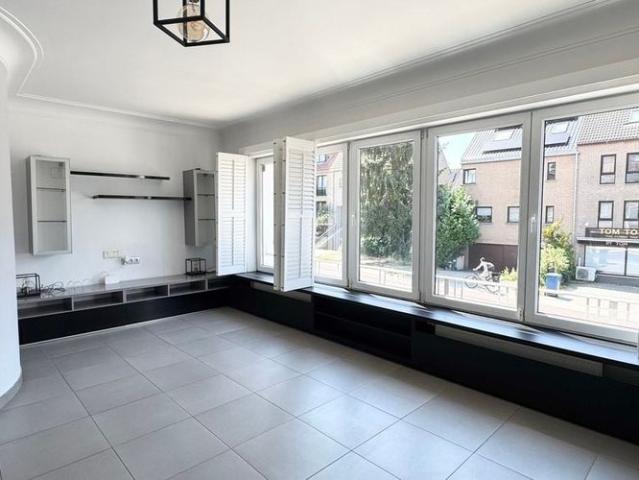 Woning te huur in Kraainem voor € 2.700 met 5 slaapkamers