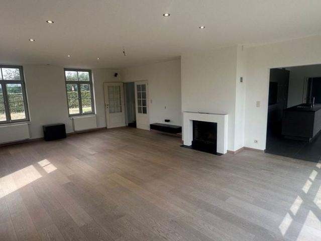 Woning te huur in Laarne voor € 1.595 met 4 slaapkamers