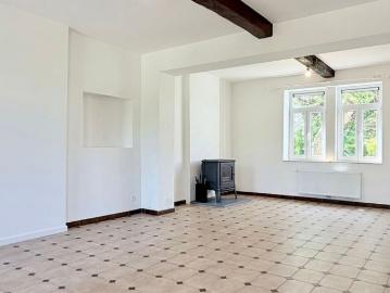 Woning te huur in Malèves Sainte Marie Wastines voor € 1.550 met 4 slaapkamers