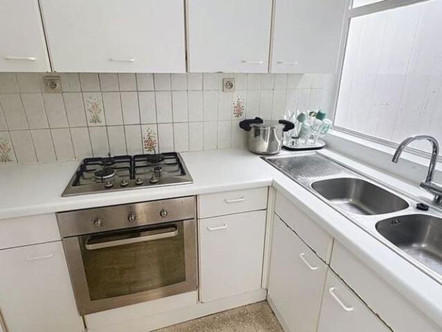 Woning te huur in Moeskroen voor € 925 met 4 slaapkamers