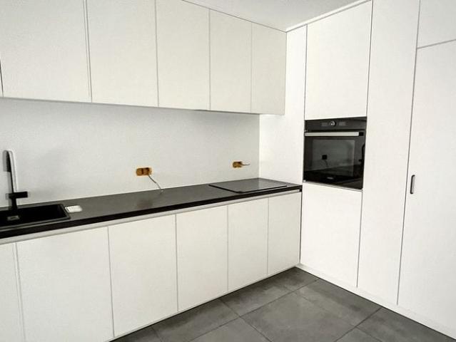 Woning te huur in Moeskroen voor € 950 met 4 slaapkamers