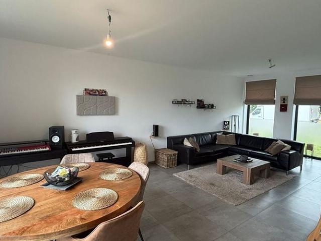 Woning te huur in Molenbeersel voor € 1.550 met 4 slaapkamers
