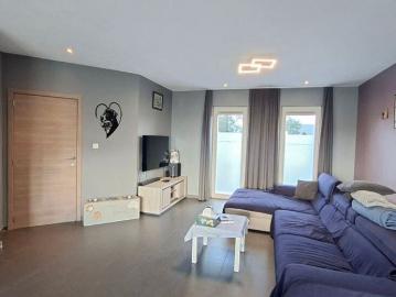 Woning te huur in Neeroeteren voor € 1.300 met 3 slaapkamers