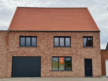 Geschakelde Woning te huur in Furnes - Tuin