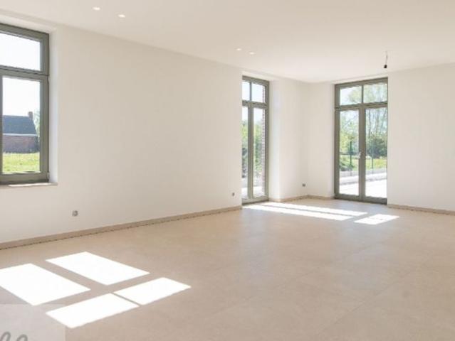 Woning te huur in Oostkamp voor € 1.350 met 3 slaapkamers