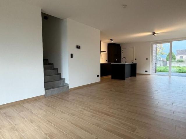 Woning te huur in Opglabbeek voor € 1.400 met 4 slaapkamers