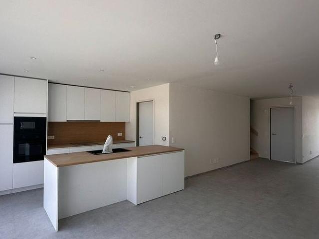 Woning te huur in Poperinge voor € 990 met 4 slaapkamers