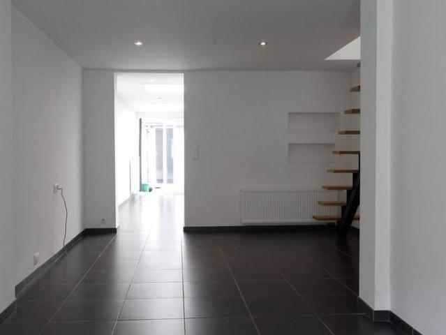 Woning te huur in Roeselare voor € 890 met 2 slaapkamers