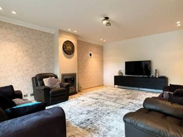 Woning te huur in Roeselare voor € 1.250 met 5 slaapkamers