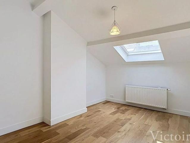 Woning te huur in Sint Gillis voor € 5.600 met 6 slaapkamers