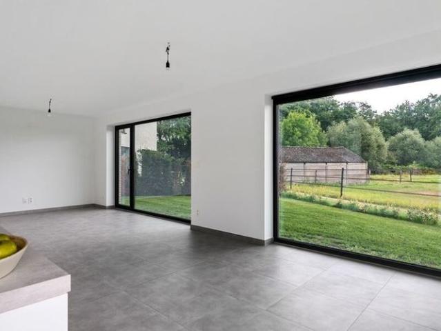 Woning te huur in Sint Katelijne Waver voor € 1.500 met 3 slaapkamers