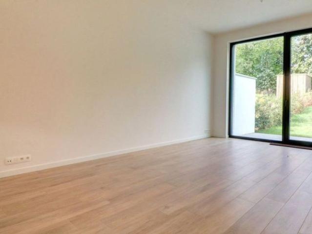 Woning te huur in Sint Lambrechts Woluwe voor € 2.100 met 2 slaapkamers