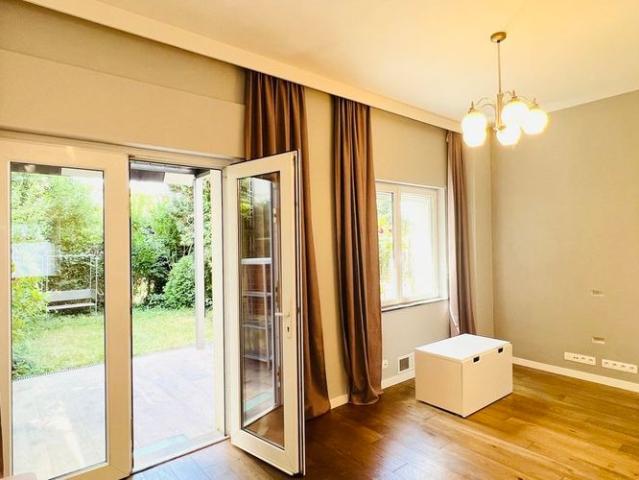 Woning te huur in Sint Lambrechts Woluwe voor € 2.250 met 4 slaapkamers