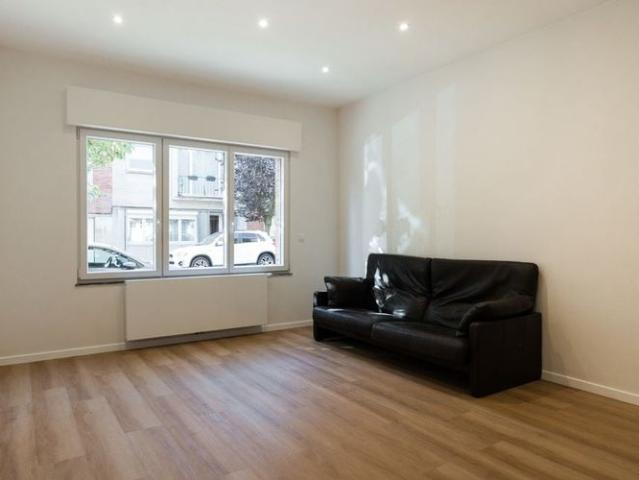 Woning te huur in Sint Lambrechts Woluwe voor € 4.500 met 6 slaapkamers