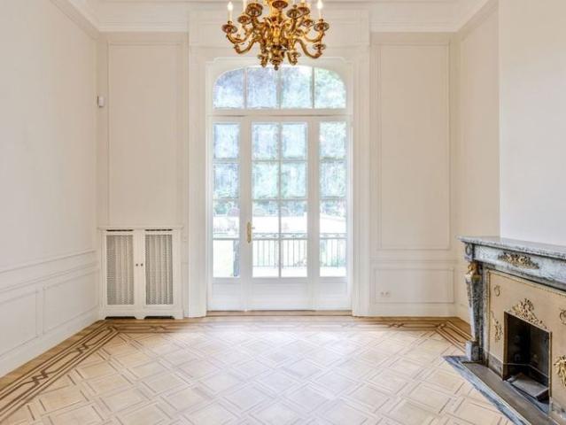 Woning te huur in Sint Pieters Woluwe voor € 10.500 met 5 slaapkamers