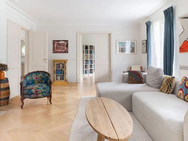 Woning te huur in Sint Pieters Woluwe voor € 4.950 met 5 slaapkamers