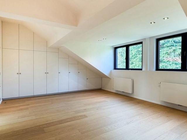 Woning te huur in Sint Pieters Woluwe voor € 4.200 met 5 slaapkamers