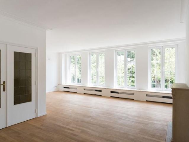 Woning te huur in Sint Pieters Woluwe voor € 3.950 met 6 slaapkamers