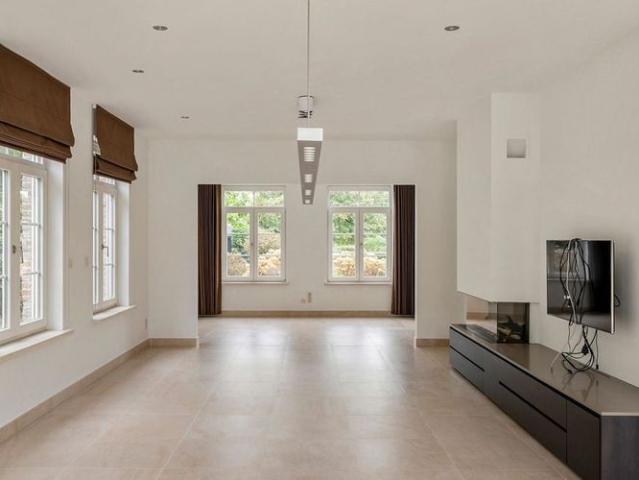 Woning te huur in Stabroek voor € 2.000 met 5 slaapkamers
