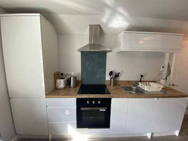 Wootton Gardens, Bournemouth, Dorset. Studio to rent £800 pcm £185 pw