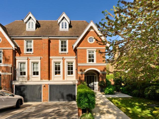 Wootton Place, Esher, Surrey, KT10 5 bed semi detached house to rent £8,750 pcm £2,019 pw