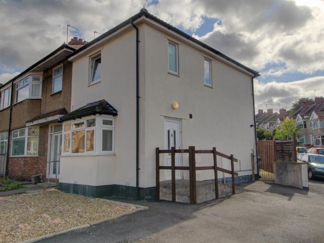 Wootton Road, Bristol BS4 2 bed terraced house to rent £1,400 pcm £323 pw
