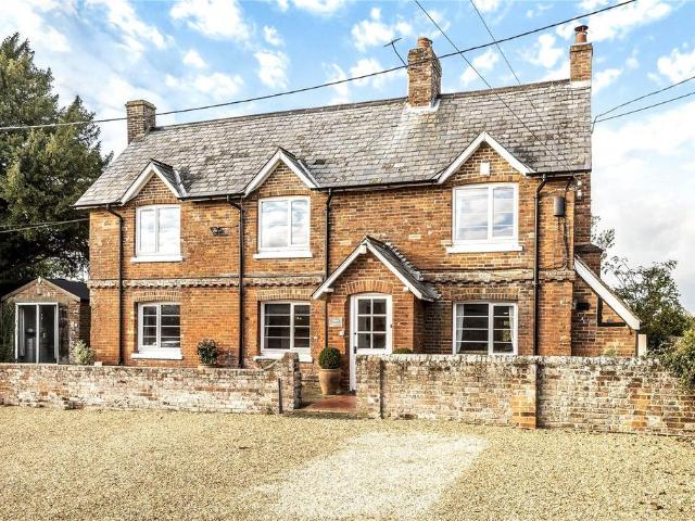 Wootton St. Lawrence, Basingstoke. 4 bed detached house to rent £2,500 pcm £577 pw