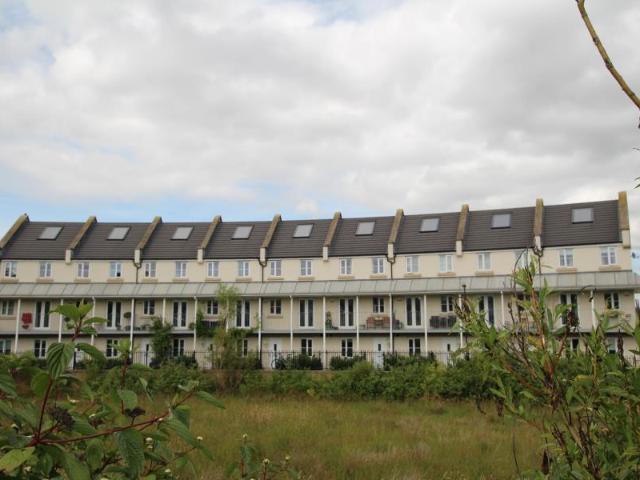 Wood Mead, Bristol BS16 5 bed townhouse to rent £3,250 pcm £750 pw